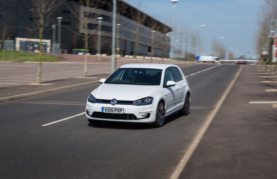  Volkswagen Golf GTE 2015 года  (UK) (фото 4 из 22)